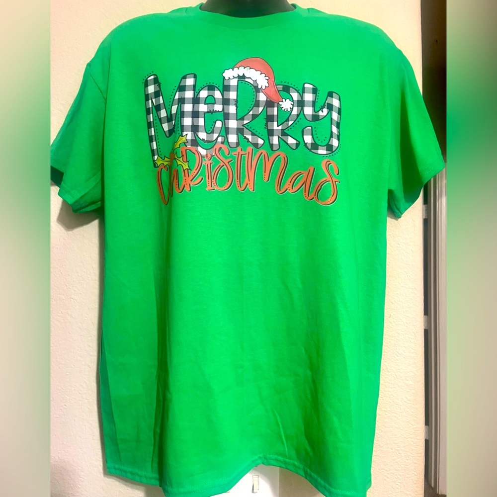 S&K T-shirt Design and Accessories!!! Unisex Merry Christmas 🎄 Green Tee, LG